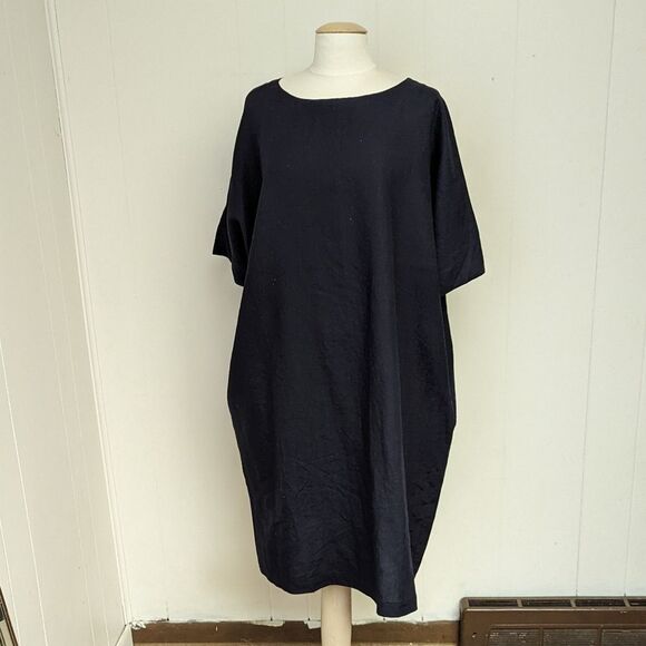 Navy Blue Linen Short Sleeve Oversized Dress by Stamp and Diary - Picture 4 of 7